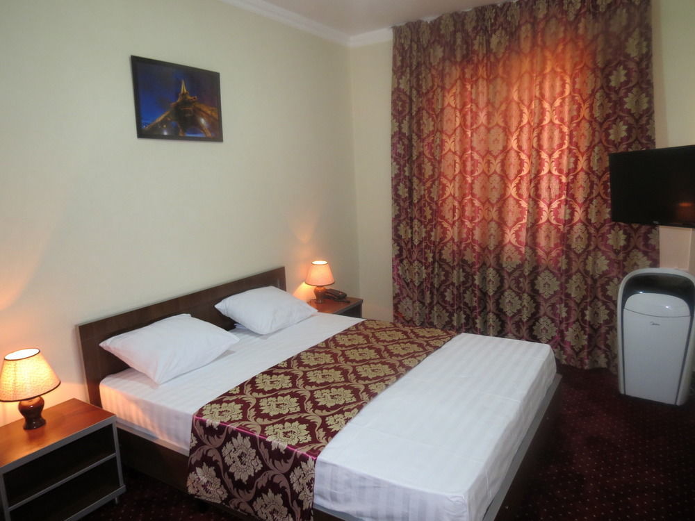 Rohat Hotel Chilonzor Taskent Exterior foto