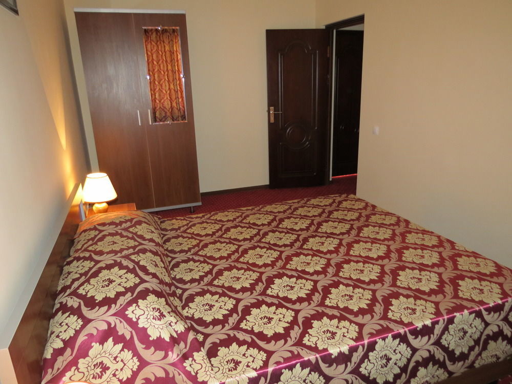 Rohat Hotel Chilonzor Taskent Exterior foto